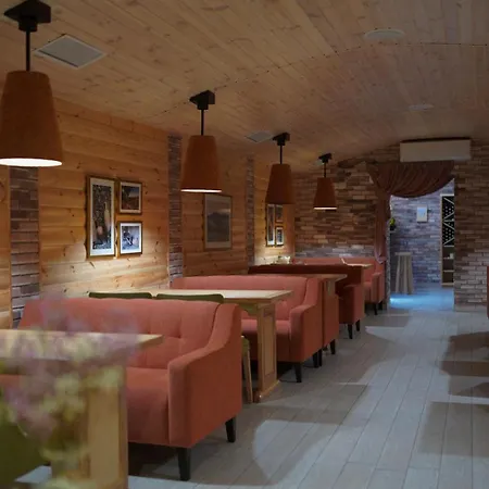 The Village Wine فندق