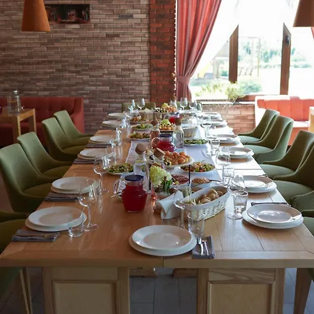 The Village Wine فندق