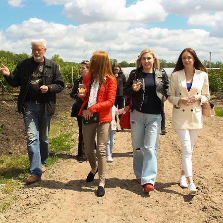 The Village Wine 3*